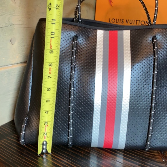 Haute shore Tote and Pochette - Picture 4 of 17